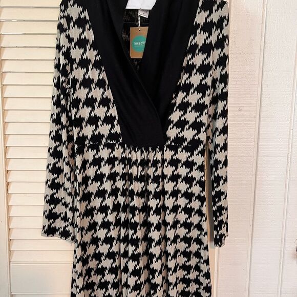 Francesca Black White Houndstooth Dress - Picture 1 of 6